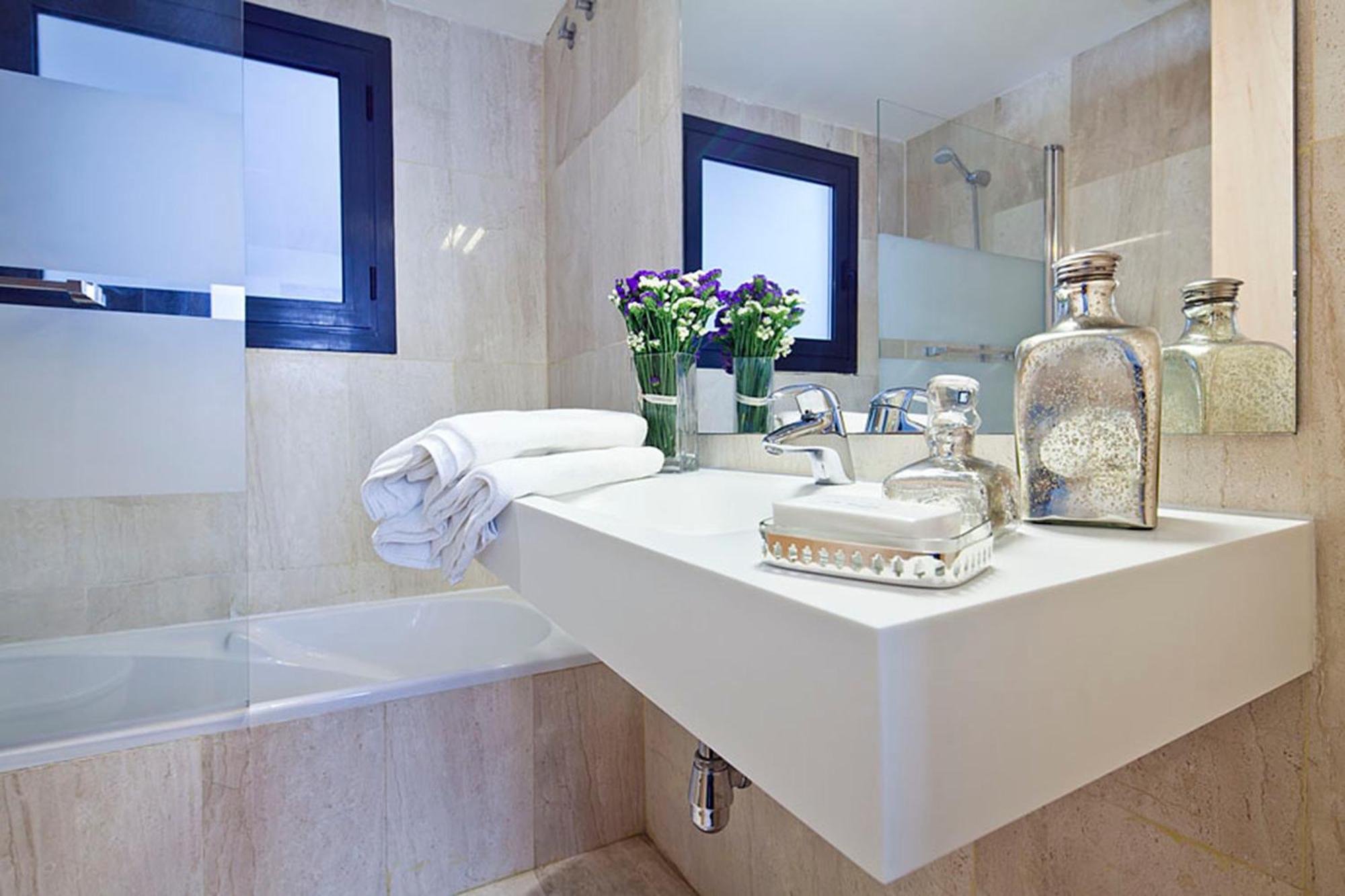 Apartment Barcelona Rentals - Private Pool And Garden Center Phòng bức ảnh